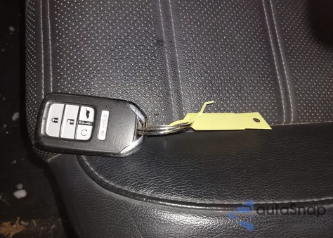 2017 Honda Cr-V Touring z USA, uszkodzony, nr VIN 2HKRW2H98HH624907